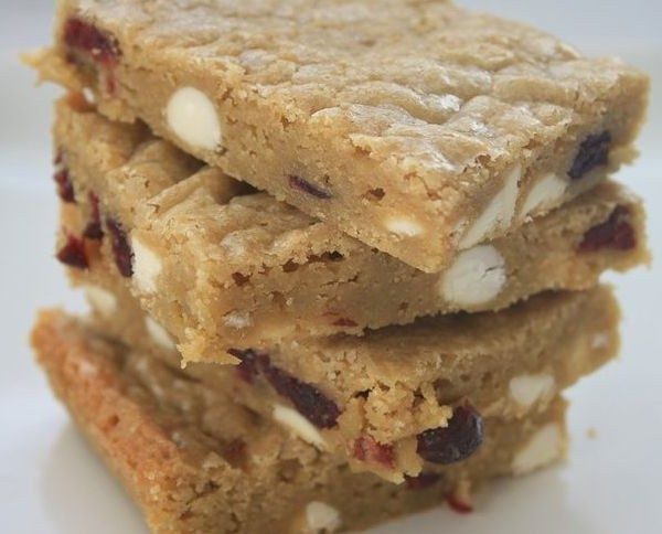 Alice-brownies-600x484-1.jpg ALICE BROWNIES
